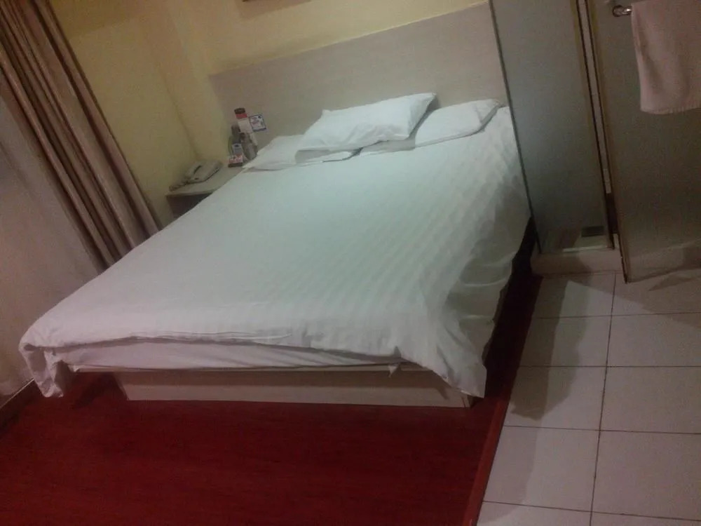 Hanting Express Hangzhou Wulin Plaza West