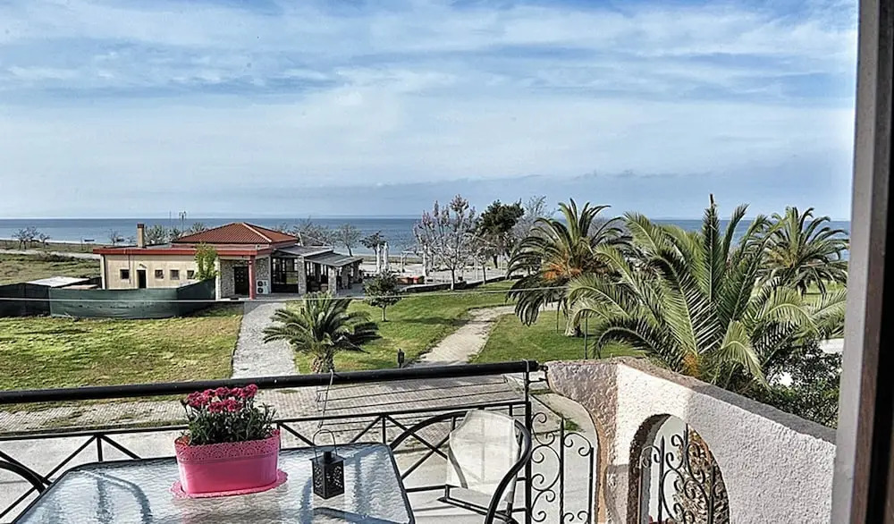 Visit Chalkidi and Enjoy the Wonderful Amenities Offered in This Apartment
