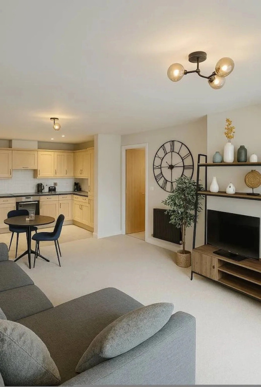 Contractor Stay Hatfield Free Parking Sleeps 4