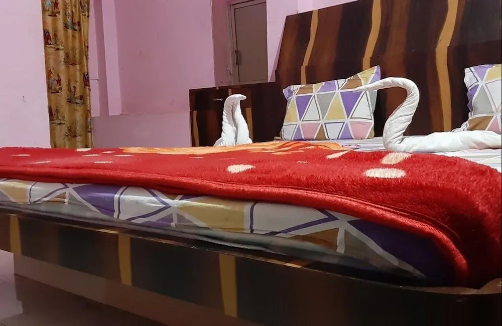 Goroomgo Jully Lodge Puri