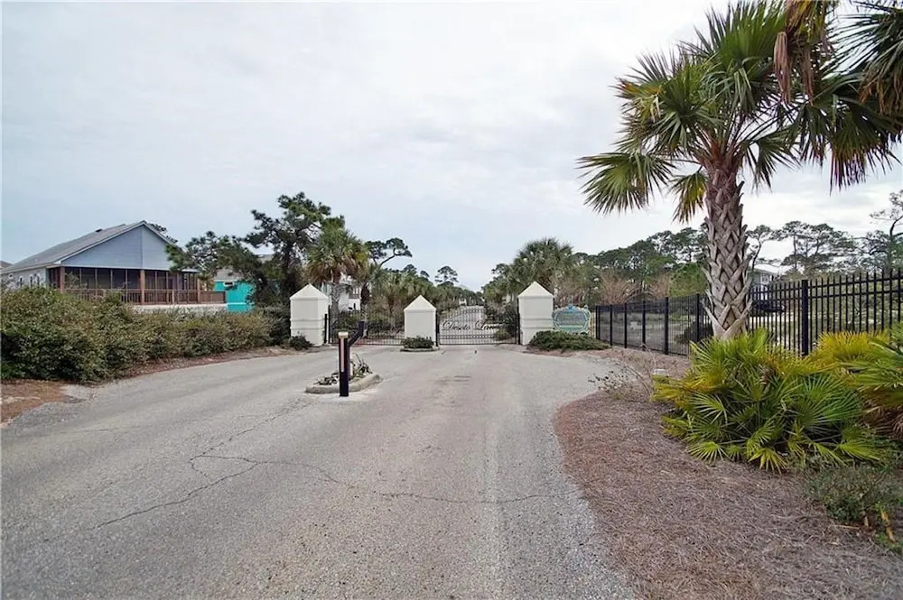 Hemingways Luxury Beach Place