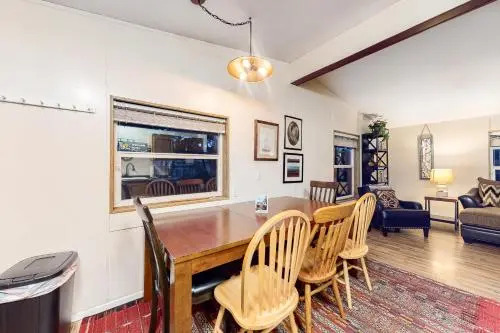 Blk Beach House