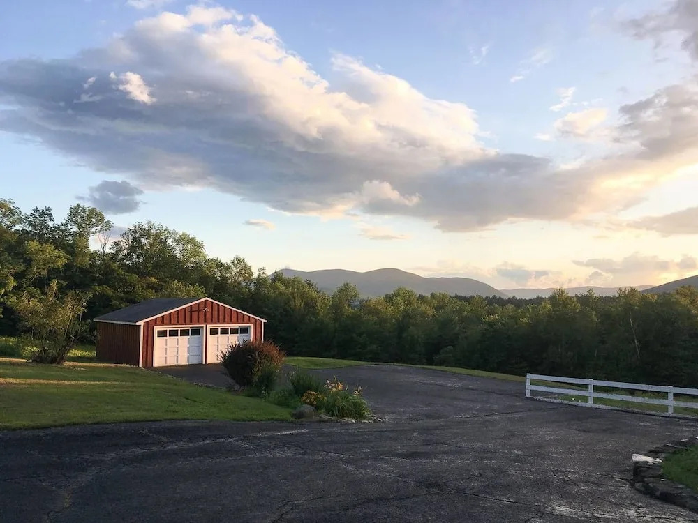 Tentrr â Hidden Hoosic Riverside Camp