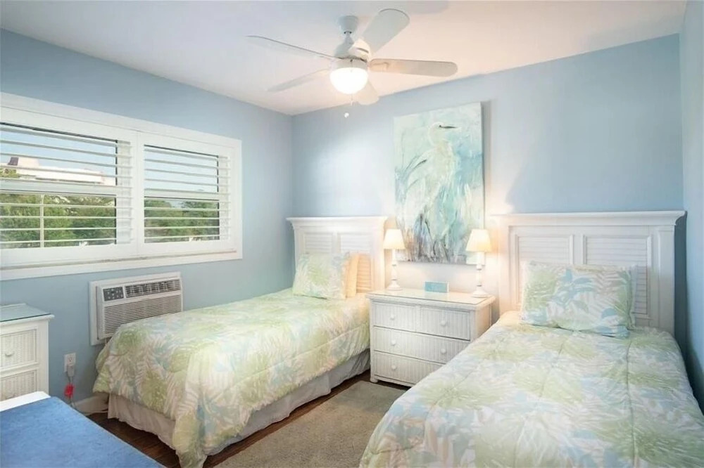 Seabreeze 2 Bedroom Home by Redawning