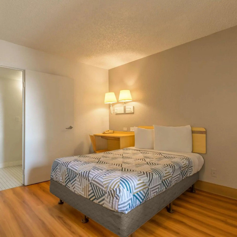 Motel 6 Hayward, CA- Silicon Valley Gateway