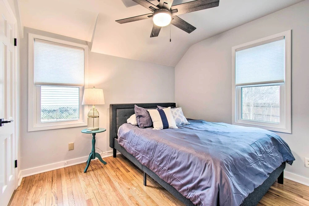 Pet-Friendly Uptown Normal Home Steps to ISU