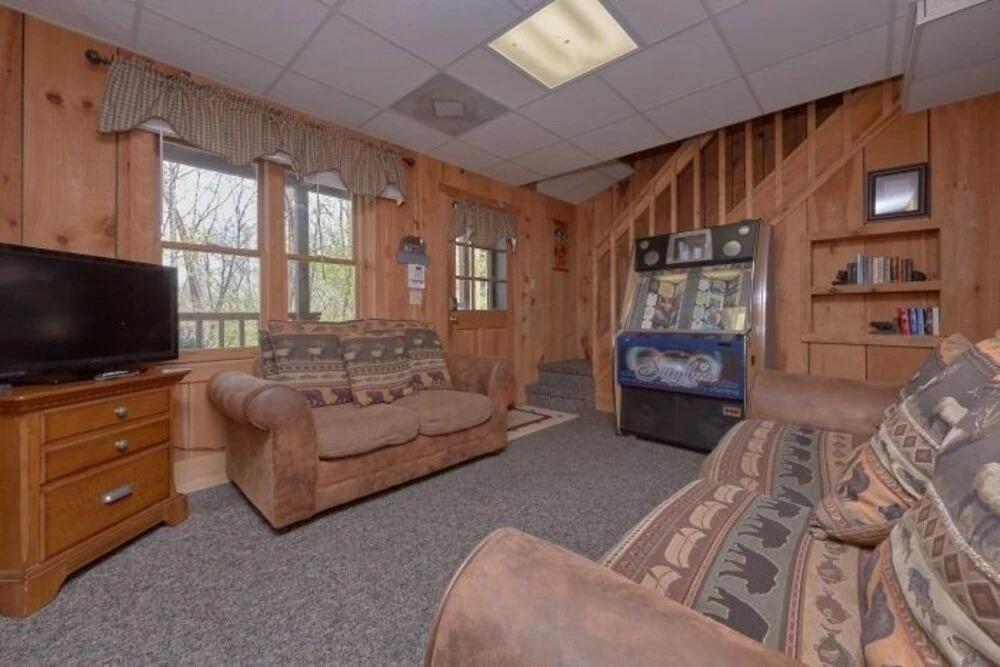 Black Bear Lodge 4 Bedroom Cabin