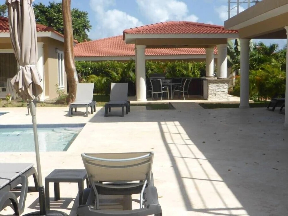 Private two Story Villa With Guest House