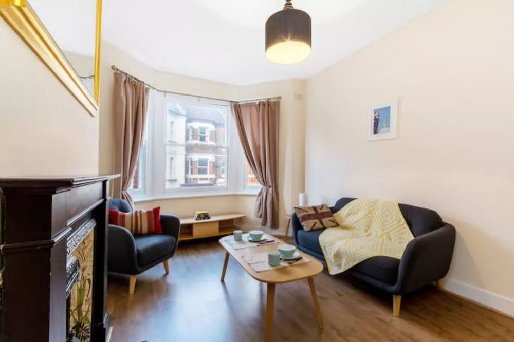Simon Apartment - London Launchpad