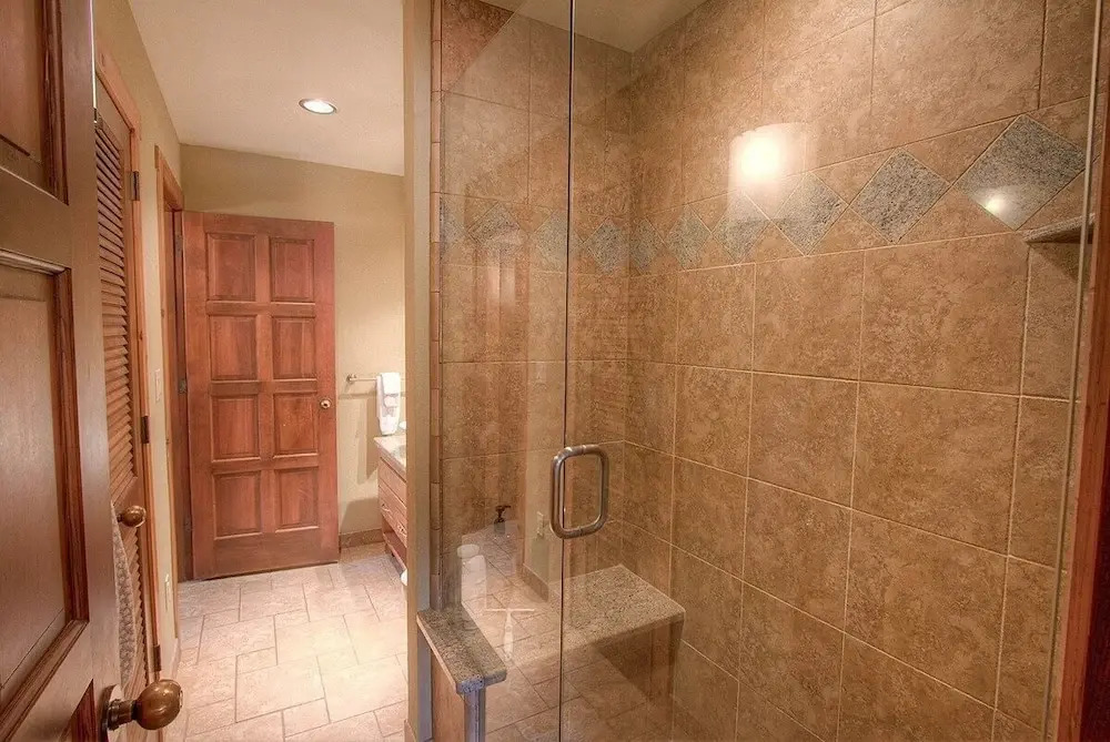 Third Creek Comfort 2 Bedroom Townhouse by RedAwning