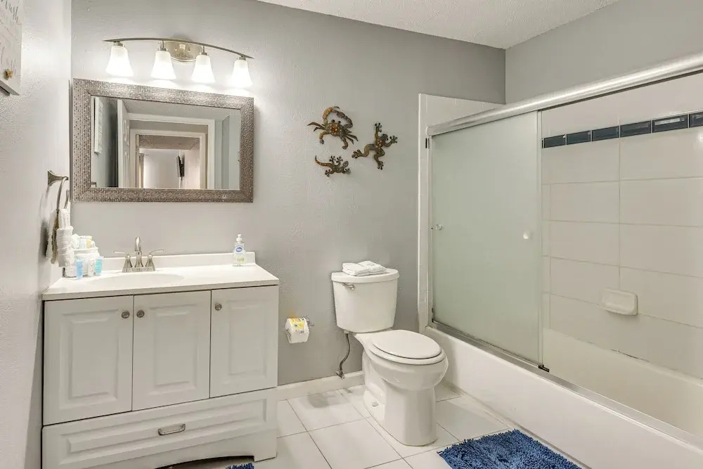 Explore Boardwalk Thrills! Central Destin Condo