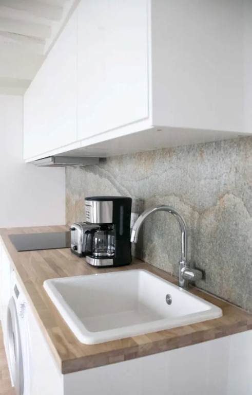 Renovated Apartment on the Outskirts of Paris