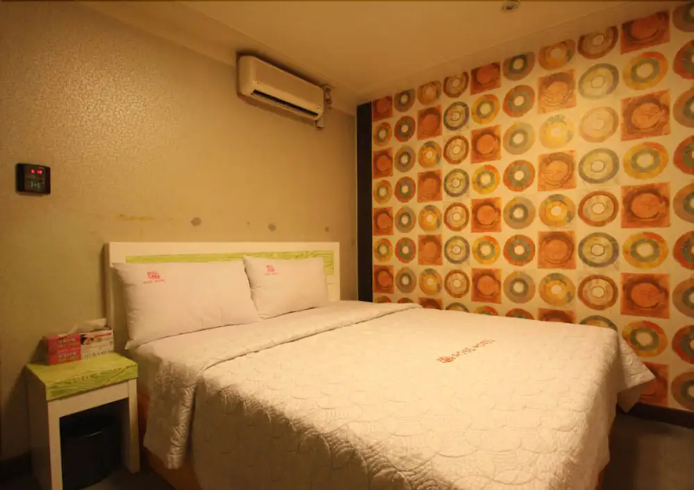 Rose Motel