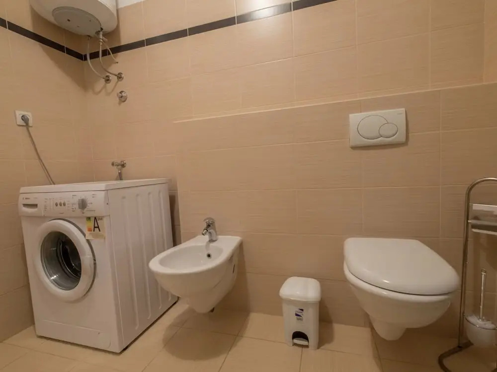 Comfortable Family Apartment Near the sea With Airconditioning, Wifi, and Parking