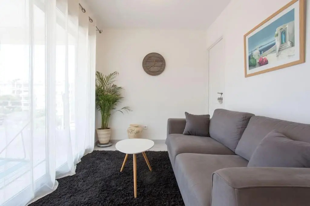 new 2P 5min from beach and Festival Palais