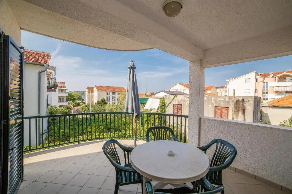 Gulin Apartments