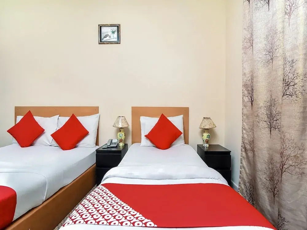 OYO 182 Zariana Hotel