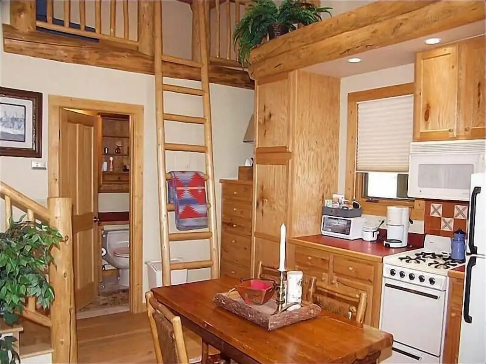 327 Deer Ridge Ln