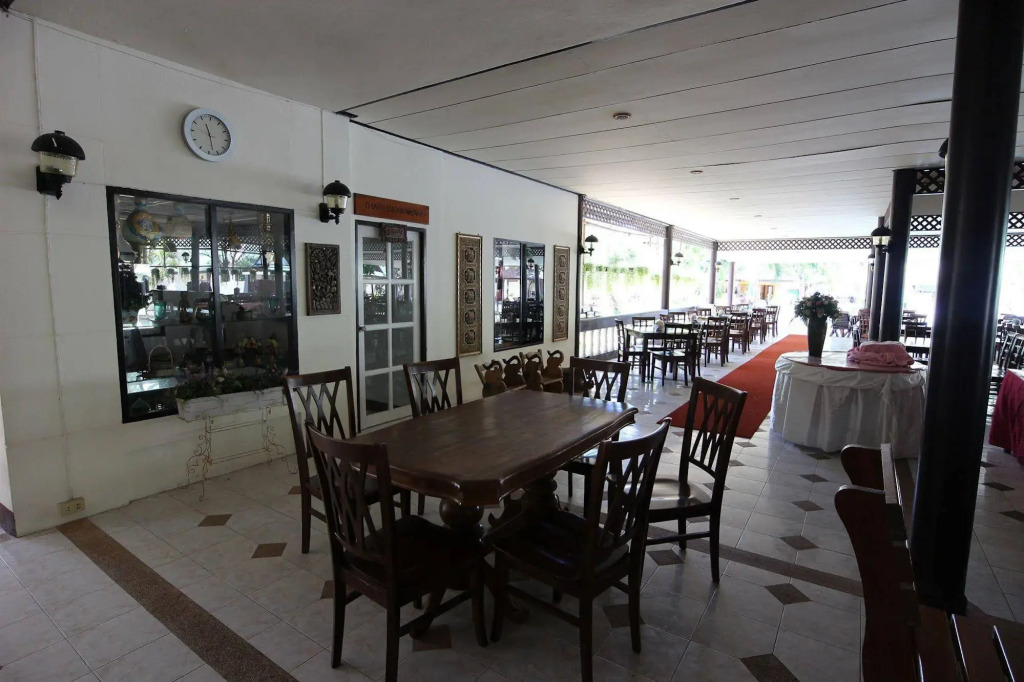 Отель Southern Lanta Resort