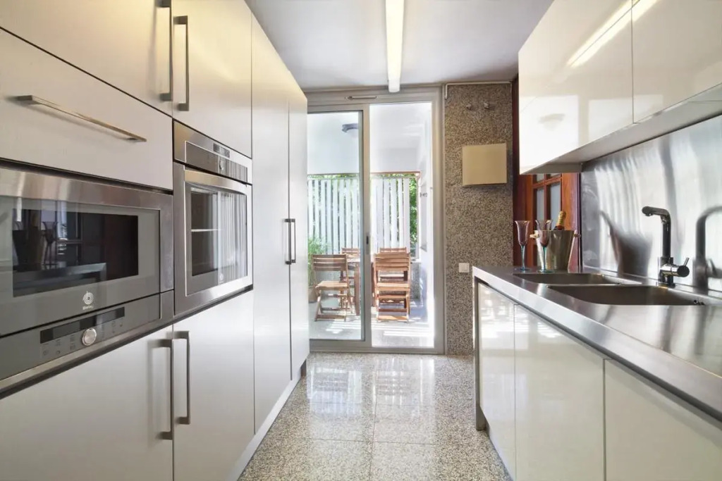 Classic Bonanova - 4 Bedroom Apartment 2nd Floor - Msb 56028