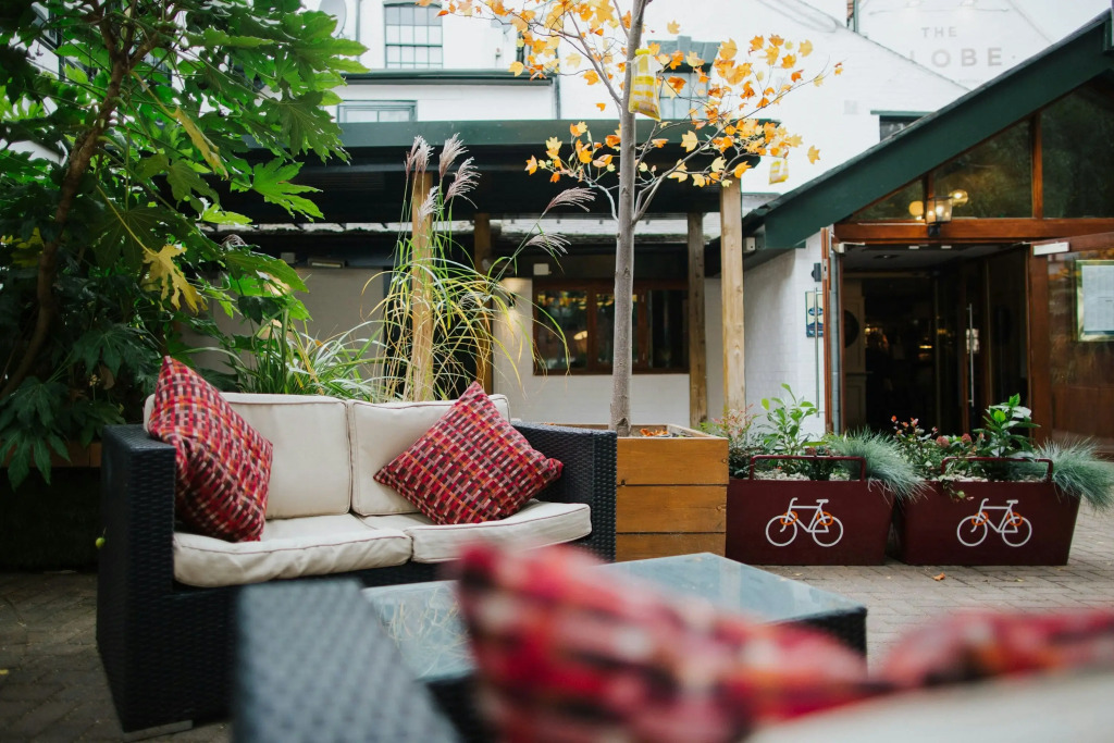 The Globe, Warwick, Warwickshire - Brunning & Price