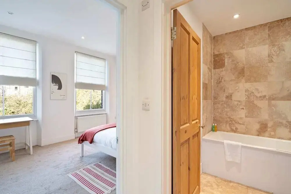 Spacious 2 Bed Apt nr Deptford, 6mins to Train st