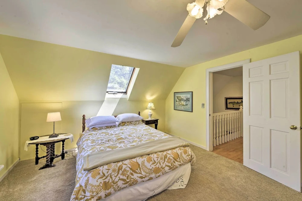 Peaceful Chilmark Farmhouse by Menemsha Beach
