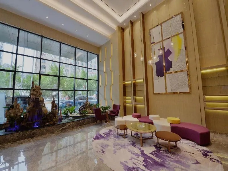 Lavande Hotel Xingyi Jushan Avenue