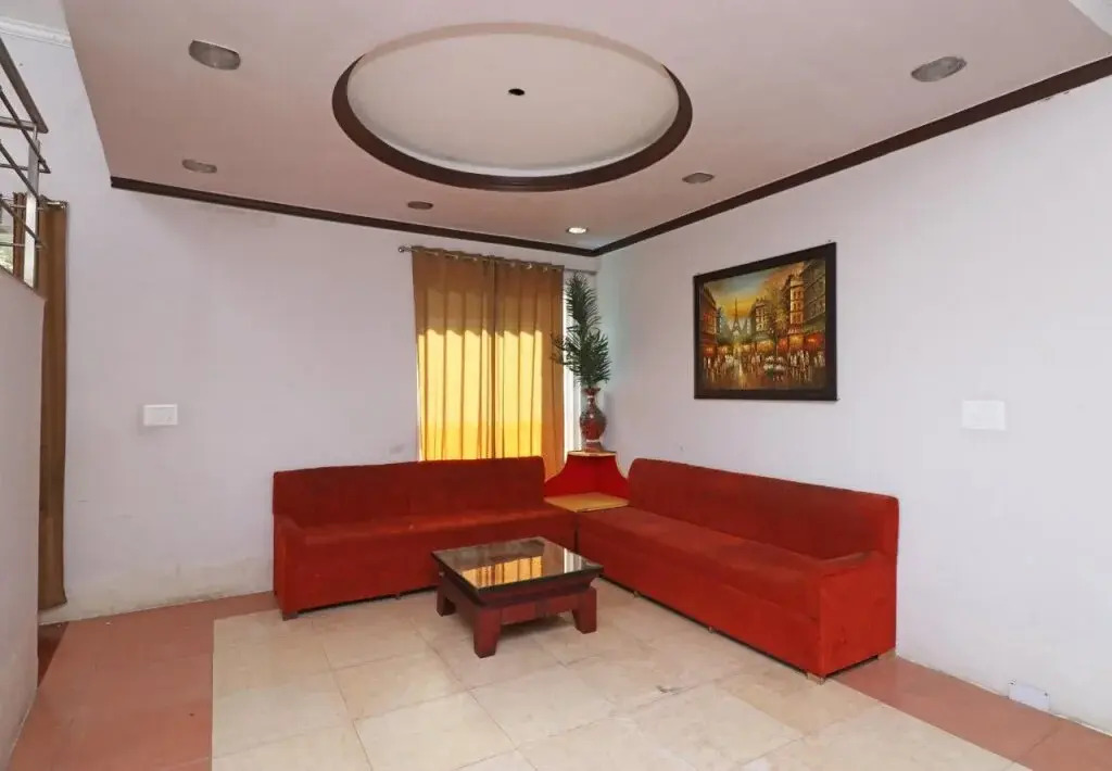 Hotel Binsar Rooms By OYO Rooms