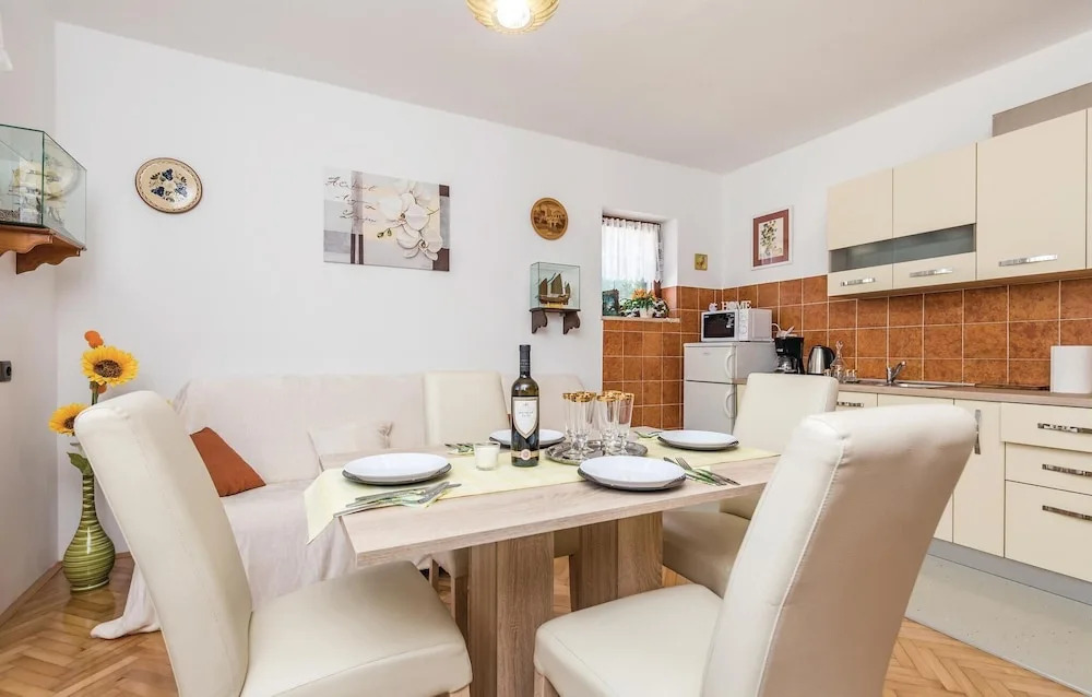 Awesome Home in Rubesi With Wifi and 2 Bedrooms