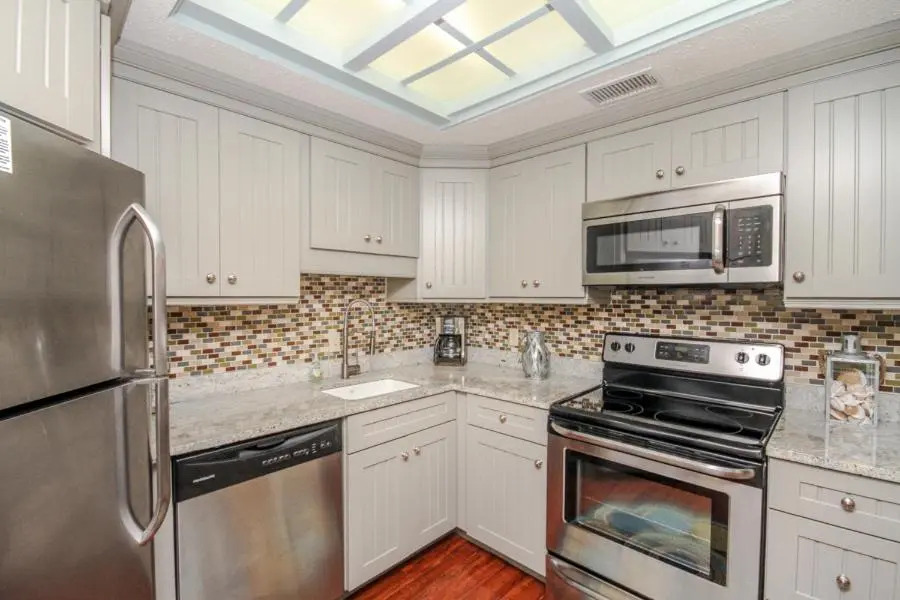 Village House 303, 2 Bedrooms, Sleeps 6, Elevator