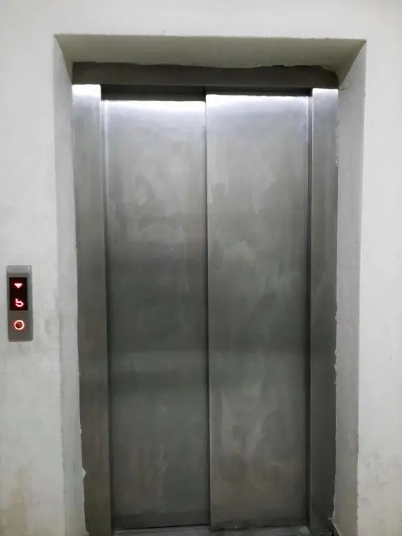 Apartment 32