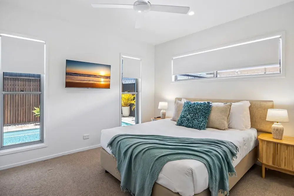 Premium 4-bed Coastal Escape With BBQ and Pool