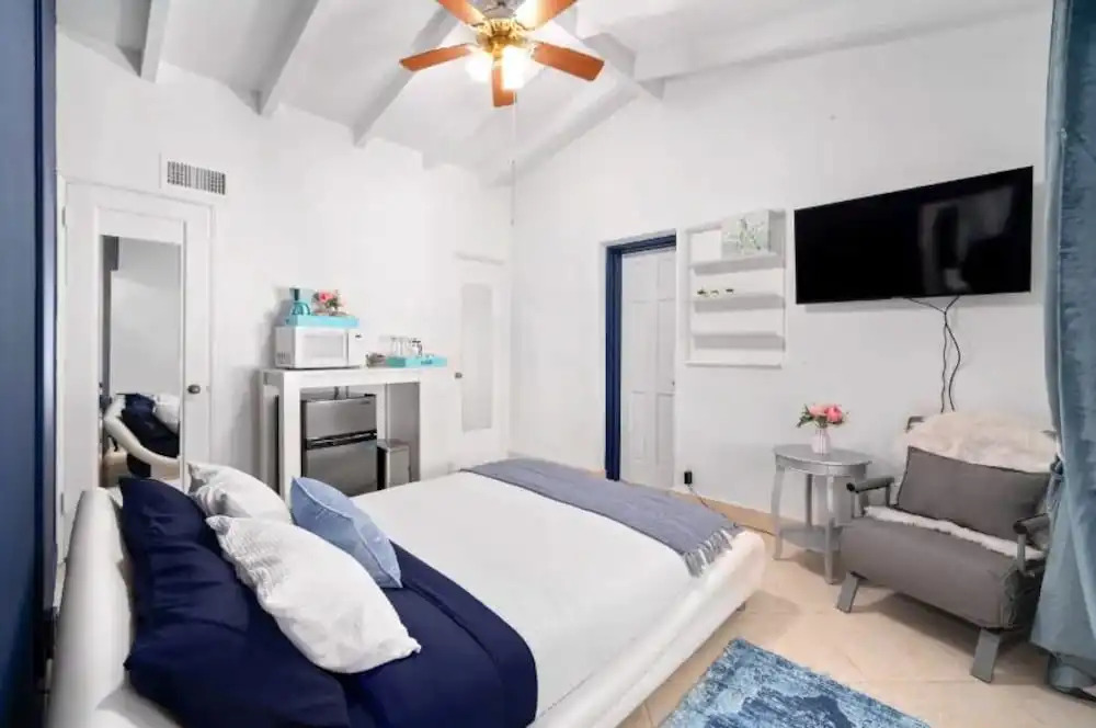 Studio On The Sand! Wake Up To The Waves/30day Min Studio Bedroom Home