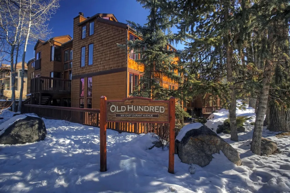 Old Hundred by Frias Properties