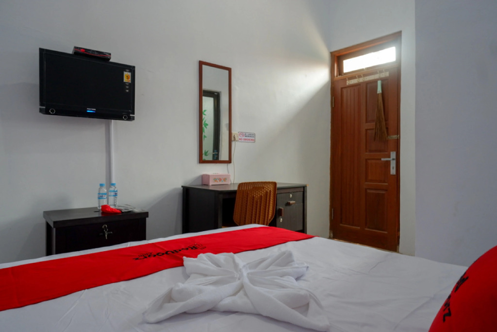 RedDoorz Syariah near Alun Alun Balai Kota Tegal