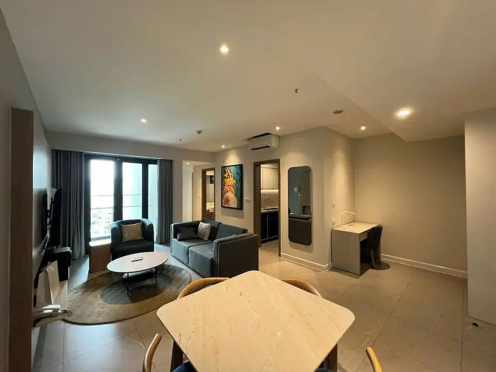 Quiet Luxury Suite with Balcony - City View - Zenity District 1