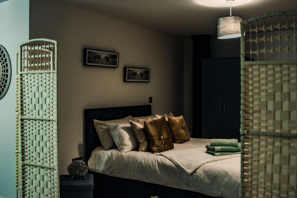 Bv Comfy Basement Apartment At Conditioning House