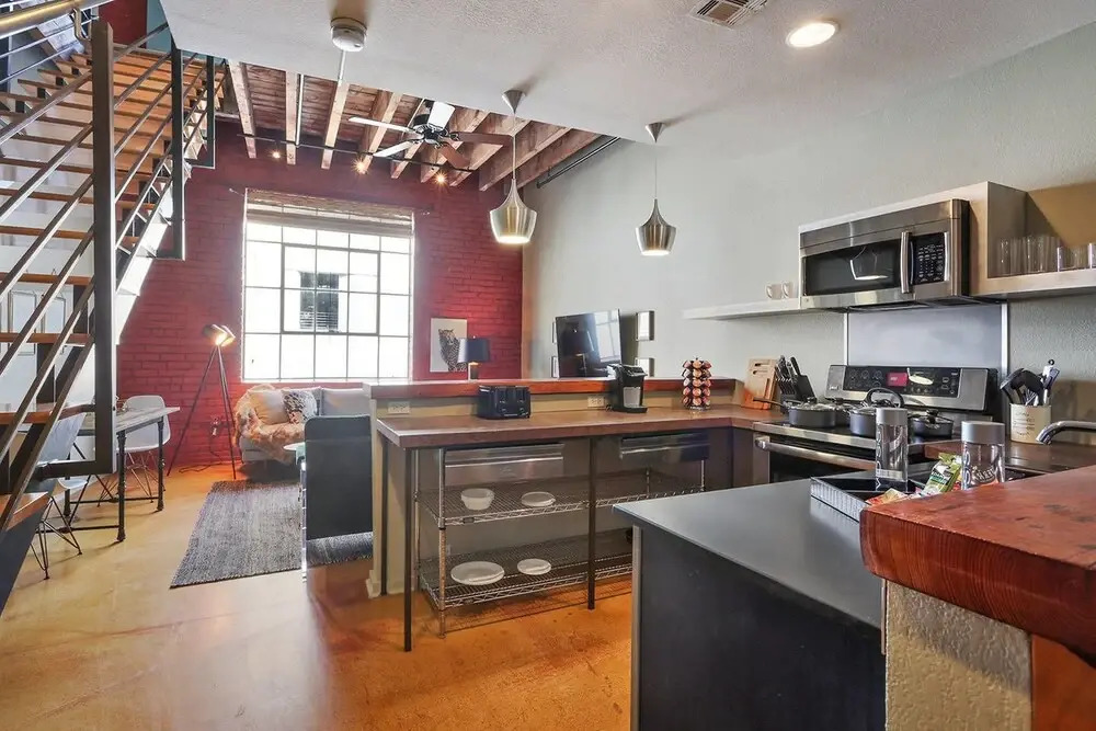 Inventive 2br/2.5 BA Industrial Apt by Domio