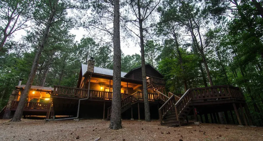 Denali Private Cabin Includes Xbox, Hot Tub, and Stone Pizza Oven by Redawning