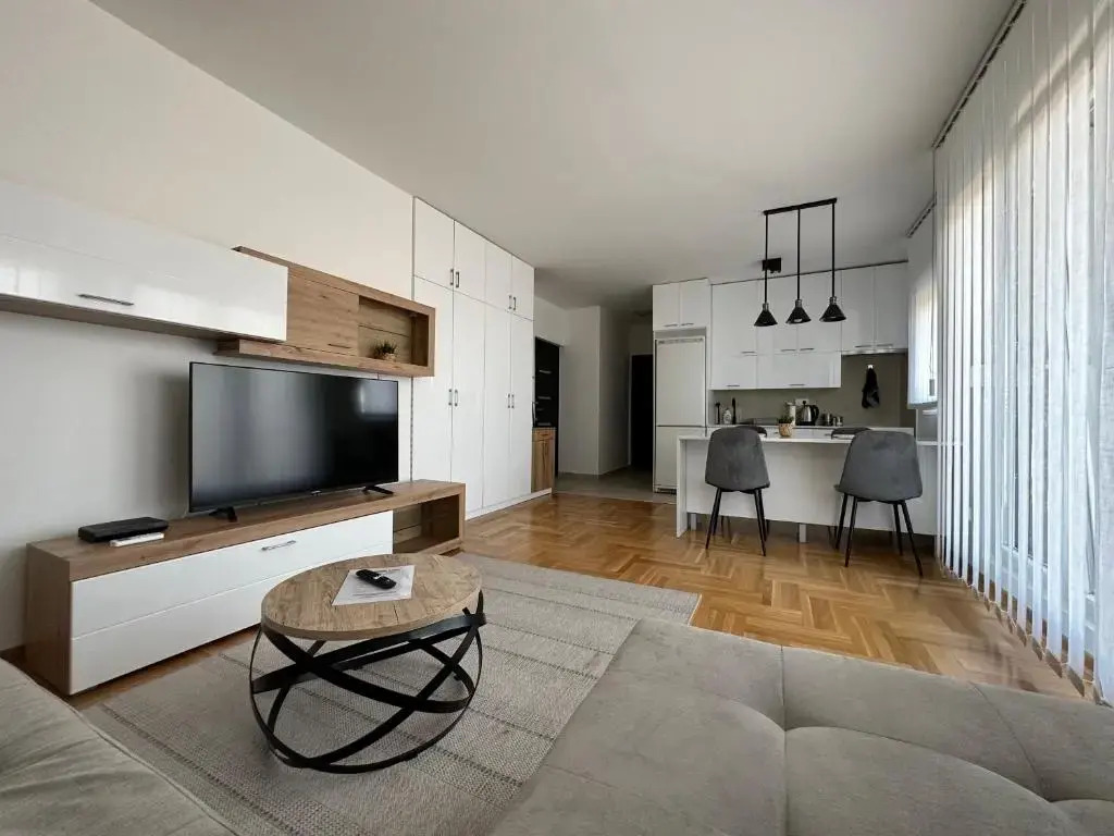 Apartment Aura