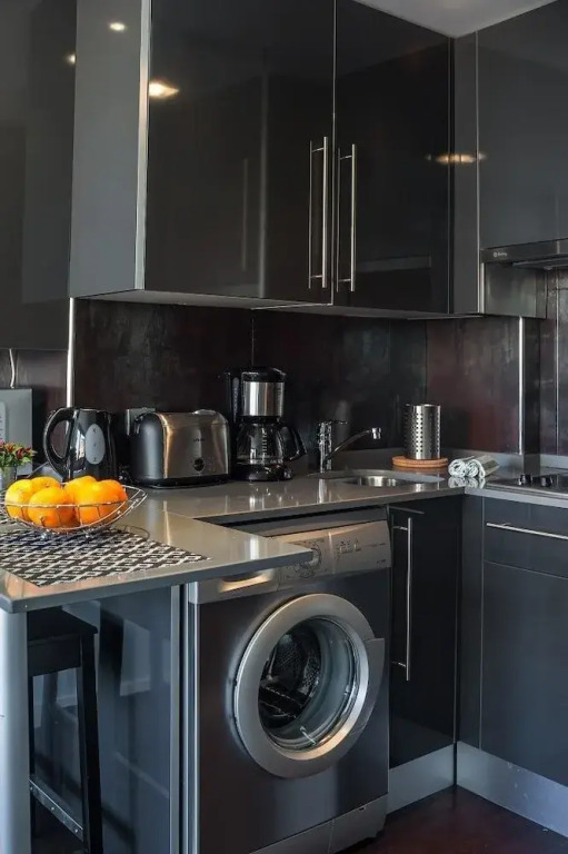 Roomspace Plaza Castilla Apartments