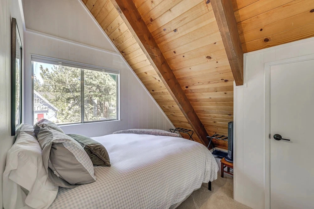 Tahoe A-frame Near Heavnley and Rubicon Trail