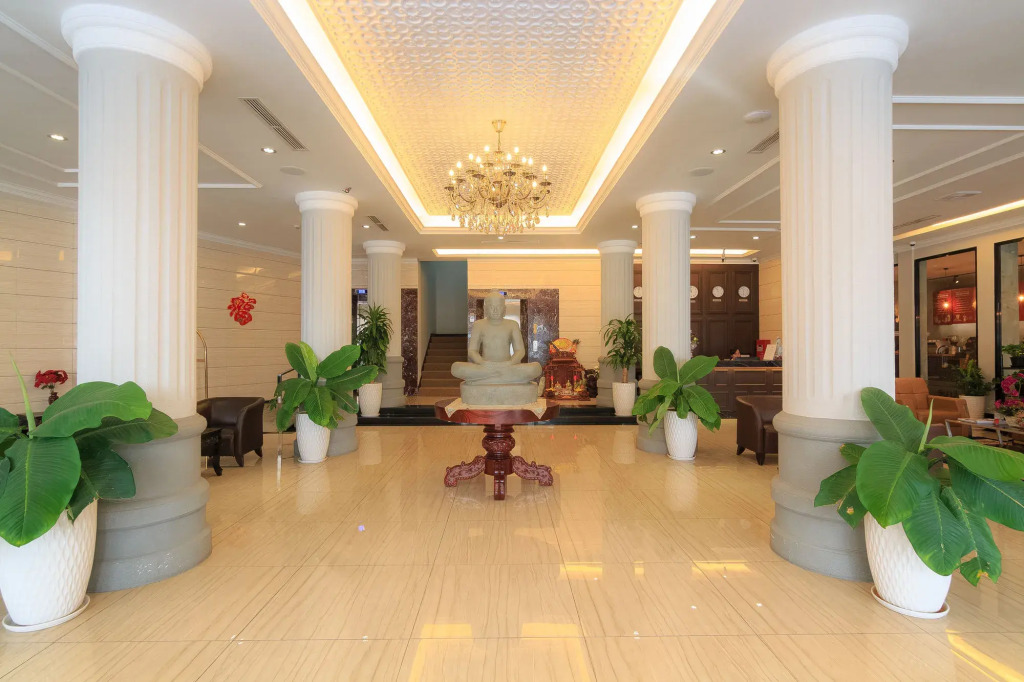 Paradise Hotel