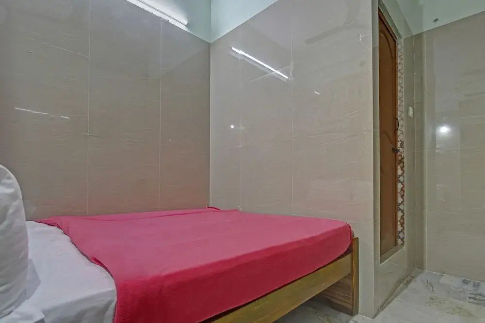 Spot On 43677 Rkp Residency