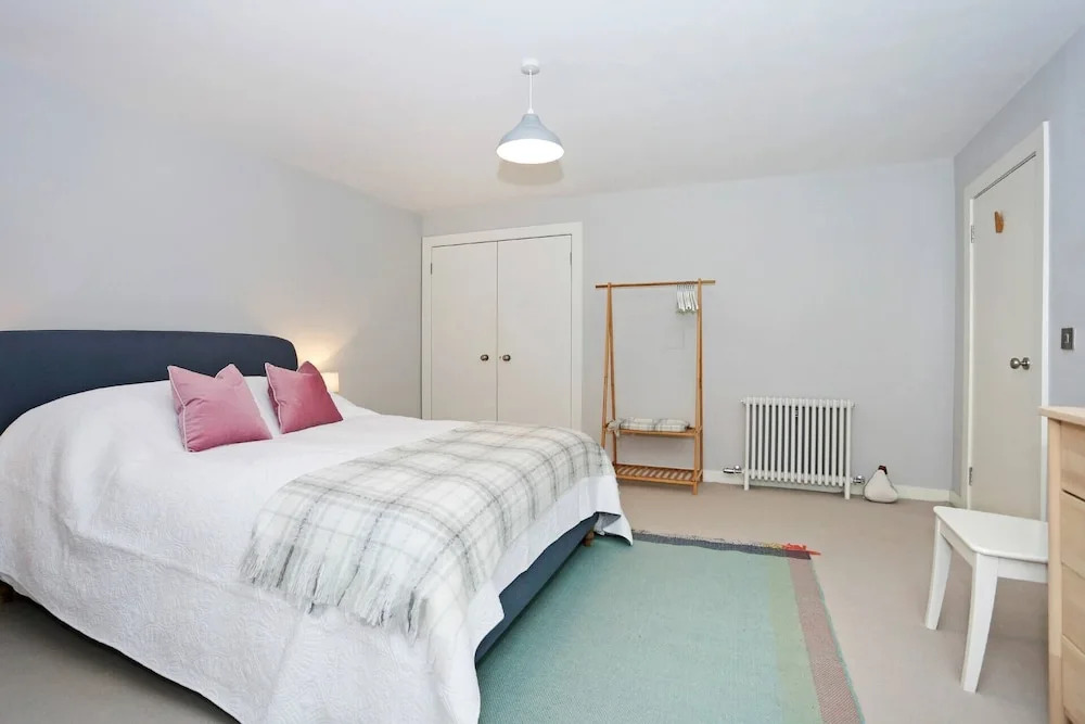 JOIVY Vibrant City Centre 2-bed Apt.