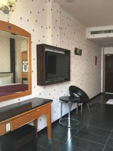 Treasure Island Motel - Renwu