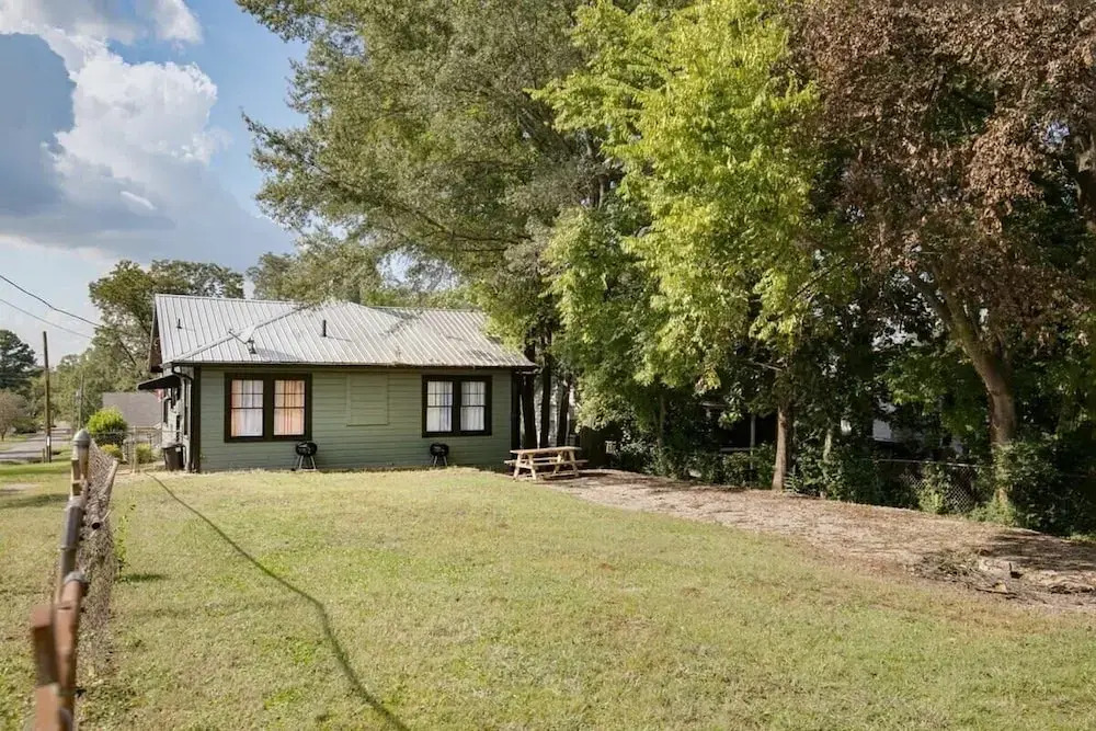 4th Ave East Lake Stunner