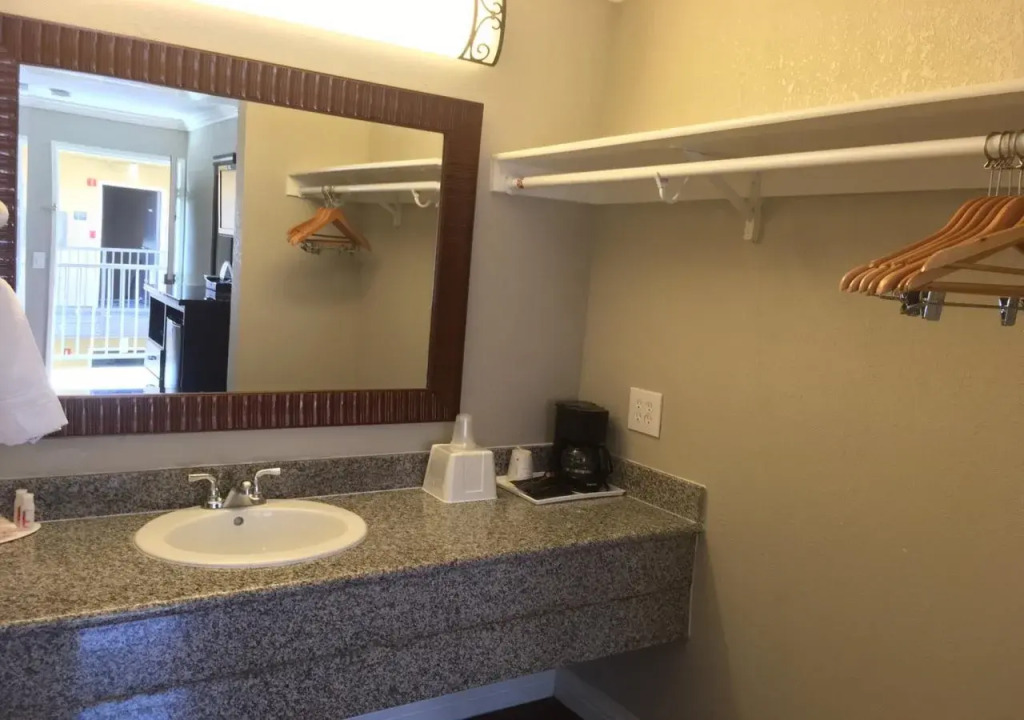 Elev8 Hotel Los Angeles, LAX