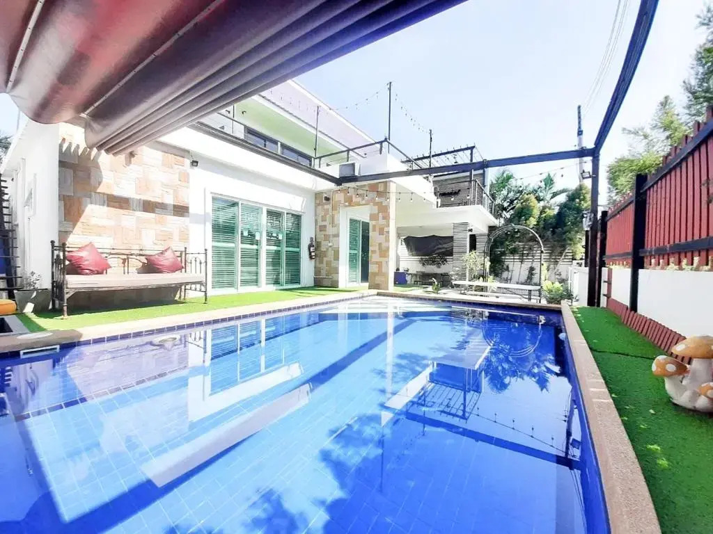 Ponly Pool Villa Huahin 4 Bedroom With BBQ Facilities & Karaoke For 8-25 Pax